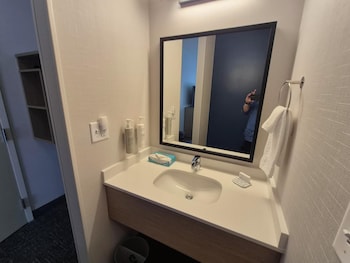 Room, Multiple Beds