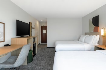 Room, 2 Queen Beds, Accessible, Bathtub (Mobility)
