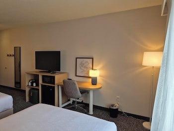 Room, 2 Queen Beds, Accessible, Bathtub (Mobility)