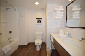 Suite, 1 King Bed, Non Smoking