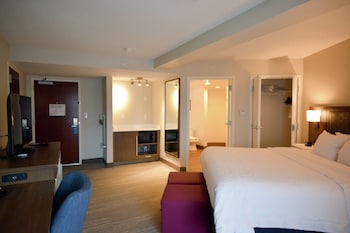 Deluxe Room, 1 King Bed, Non Smoking
