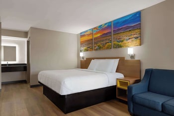 Standard Room, 1 King Bed, non-smoking
