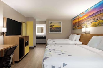 Room, 2 Queen Beds, Smoking