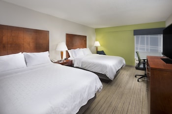 Room, 2 Queen Beds, Accessible (Communication, Mobil Roll-In Shower)