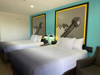 Room, 2 Queen Beds, Non Smoking