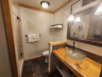 Deluxe Room, 1 King Bed