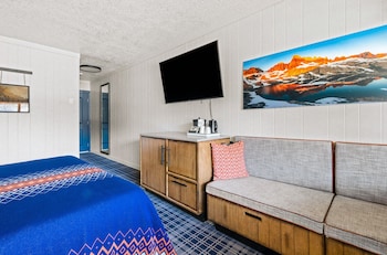 Deluxe Room, 1 King Bed