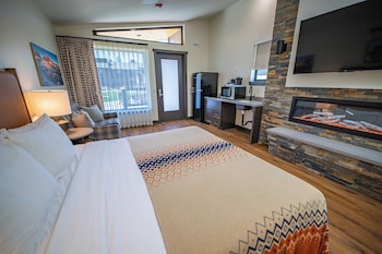Cabin, 1 King Bed with Sofa bed, Accessible