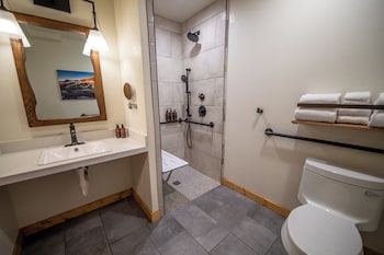 Deluxe Room, 2 Queen Beds, Accessible