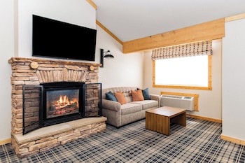 Deluxe Suite, Fireplace
