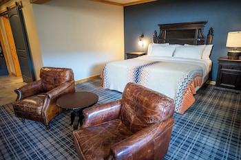 Deluxe Room, 1 King Bed, Accessible, Fireplace