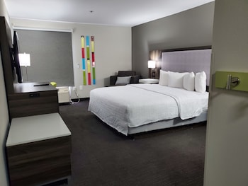 One king bed non smoking