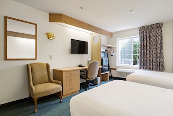 Standard Room, 2 Double Beds, Non Smoking, Refrigerator & Microwave (Pet Friendly)