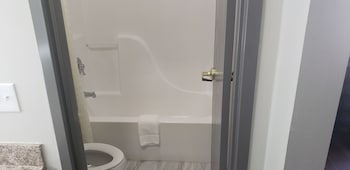 Room, 2 Queen Beds, Accessible, Non Smoking (Mobility/Roll-In Shower)