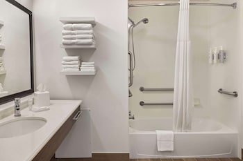Room, Multiple Beds, Accessible, Bathtub