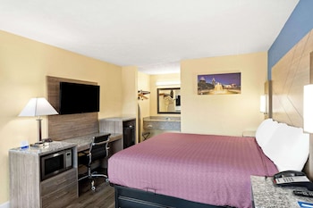 Standard Room, 1 King Bed, Smoking
