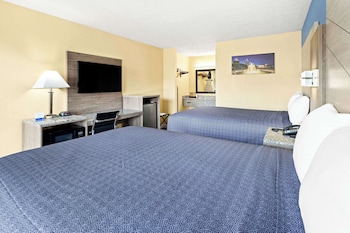 Standard Room, 2 Queen Beds, Smoking