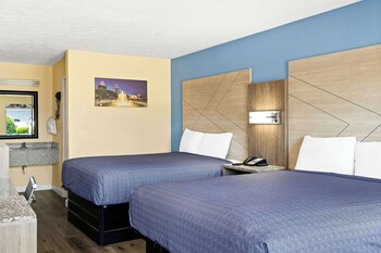 Standard Room, 2 Queen Beds, Smoking