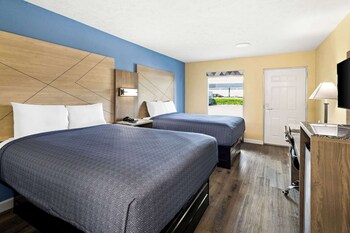 Standard Room, 2 Queen Beds, Smoking