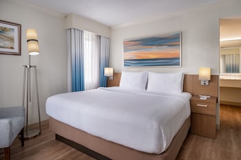 Suite, 1 King Bed with Sofa bed, Balcony