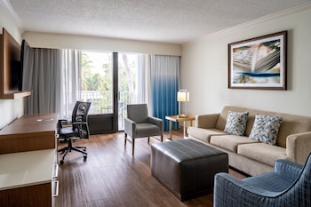 Suite, 1 King Bed with Sofa bed, Balcony