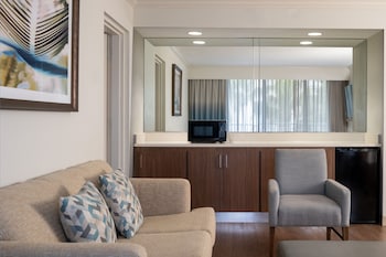 Suite, 1 King Bed with Sofa bed, Balcony