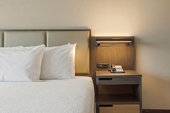 Room, 1 King Bed, Accessible, Non Smoking (Mobility)