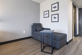 Room, 1 King Bed, Accessible, Non Smoking (Mobility)