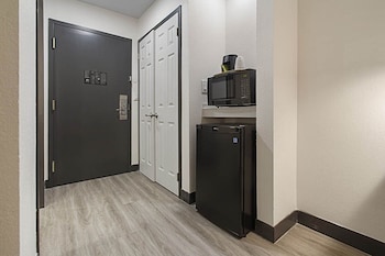 Standard Room, 1 King Bed, Accessible
