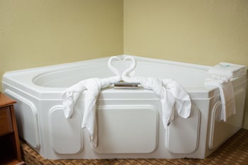 Suite, 1 King Bed, Non Smoking