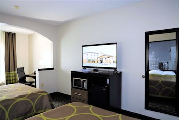 Room, 2 Queen Beds with Sleeper Sofa, Non Smoking