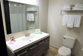 Room, 2 Queen Beds with Sleeper Sofa, Non Smoking