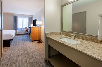 Standard Room, 1 Queen Bed, Accessible