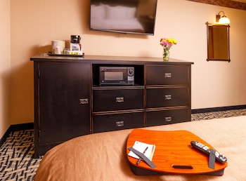 Suite, 1 King Bed with Sofa bed, Fireplace