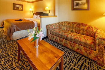 Suite, 1 King Bed with Sofa bed, Fireplace