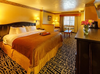 Suite, 1 King Bed with Sofa bed, Fireplace