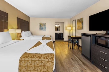 Standard Room, 2 Queen Beds, Refrigerator & Microwave, Ground Floor