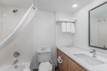 Standard Room, 1 King Bed