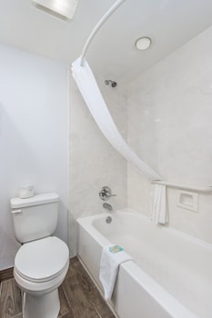 Standard Room, 2 Queen Beds