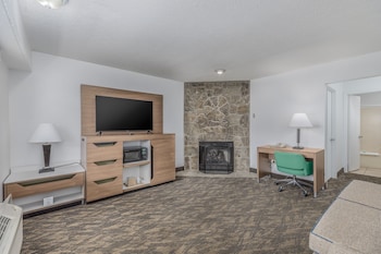 Suite, 1 King Bed, Fireplace