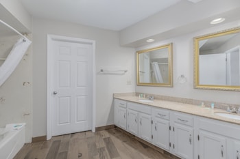 Standard Room, 2 Queen Beds, Fireplace