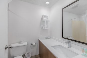 LOFT room ,1 king bed with jetted tub