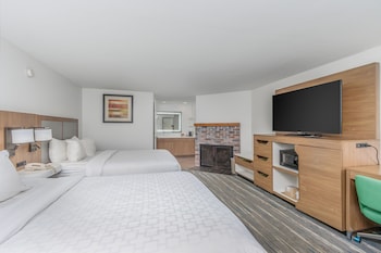 Standard Room, 2 Queen Beds, Fireplace