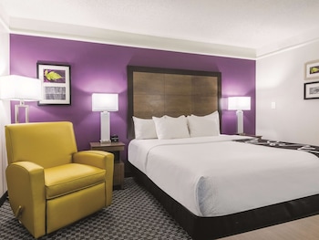 Room, 1 King Bed, Accessible, Non Smoking (Mobility, Bathtub w/ Grab Bars)