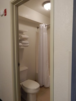 Standard Room, 1 King Bed, Non Smoking, Microwave