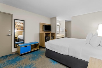 Standard Room, 1 King Bed