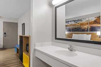 Standard Room, 1 King Bed
