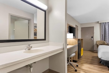 Standard Room, 1 King Bed, Accessible