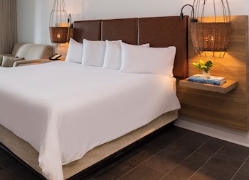 Room, 1 King Bed, Courtyard View, Lanai