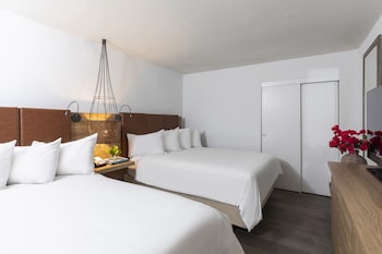 Suite, Multiple Beds Standard View